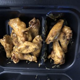 Chicken wings with honey mustard sauce