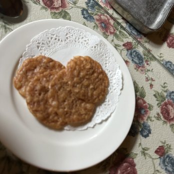 The Old Chocolate House - Hard to describe - sweet, thin, crispy cookies - Tea Rooms Near Me - Bruges, VWV