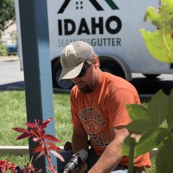 Idaho Seamless Gutter - Ben Beers on the job