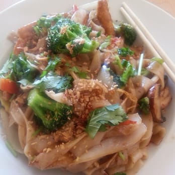 Viet House - Vegetable noodle stir fry. So good that even this photo is making me hungry. - Vietnamese Near Me - Sebastopol, California Viet House - Vegetable noodle stir fry. So good that even this photo is making me hungry. - Vietnamese Near Me - Sebastopol, California