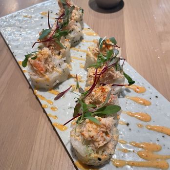 Earls Kitchen + Bar - California sushi - Canadian (New) Near Me - Burnaby, British Columbia Earls Kitchen + Bar - California sushi - Canadian (New) Near Me - Burnaby, British Columbia