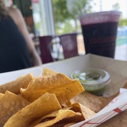 Cocineros - Chips and salsa