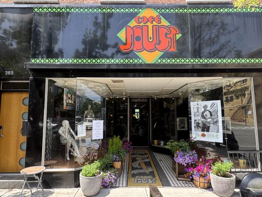 Café Joust by null