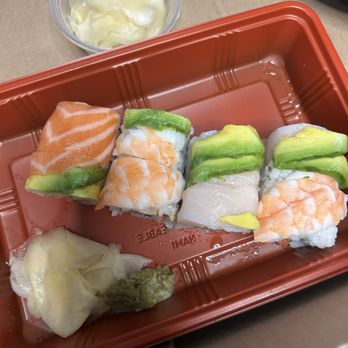 Lucky Box BBQ & Sushi  - Rainbow roll??? Where the ahi?? - Fast Food Near Me - Ewa Beach, Hawaii