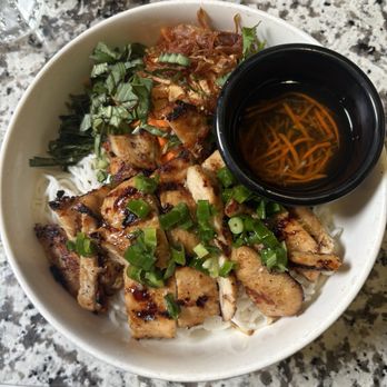 Pho Nguyen - Chicken Vermicelli Bowl - Vietnamese Near Me - Portland, Oregon Pho Nguyen - Chicken Vermicelli Bowl - Vietnamese Near Me - Portland, Oregon