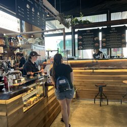 Le Petit Cafe, Troutdale.