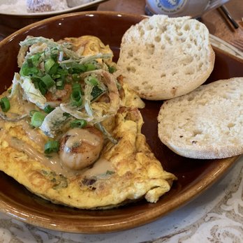 Another Broken Egg Cafe - Seared scallop omelette - Breakfast & Brunch Near Me - Winter Park, Florida