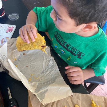 Del Taco - Taco - Fast Food Near Me - Fontana, California Del Taco - Taco - Fast Food Near Me - Fontana, California