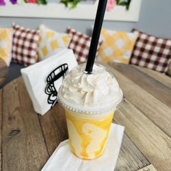 Eleon Pizza & Pastry - This was mine. The mango banana milkshake. The coconut pineapple milkshake looked the same way.