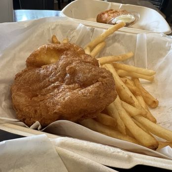 Squatchsami - Halibut and chips - Fish & Chips Near Me - Lincoln City, Oregon