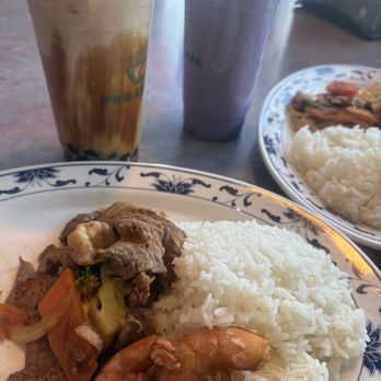 Pho Lover - Sam is one of the single greatest close to earth kind of boss who cares for his customers and employees - Vietnamese Near Me - Schaumburg, Illinois Pho Lover - Sam is one of the single greatest close to earth kind of boss who cares for his customers and employees - Vietnamese Near Me - Schaumburg, Illinois