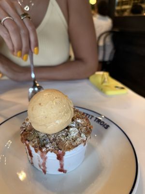 Petit Trois le Valley by null