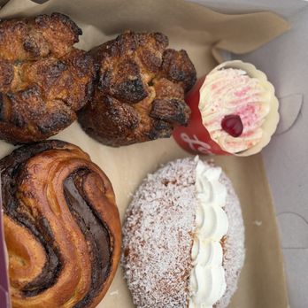Tai Zhan - Monkey Bread, cupcake, hazelnut bun, coconut cream bun - Bakeries Near Me - Saratoga, California Tai Zhan - Monkey Bread, cupcake, hazelnut bun, coconut cream bun - Bakeries Near Me - Saratoga, California