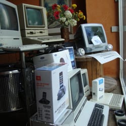 Fux Data Computersysteme - Schaufenster Fuxdata Kastanienallee
