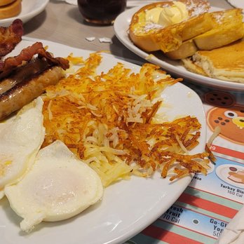 Perkins Restaurant & Bakery - Breakfast - French Toast and Pancakes - Breakfast & Brunch Near Me - Appleton, Wisconsin