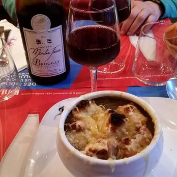 Café de Luna - Wonderful French onion soup - Cafes Near Me - Paris, 75 Café de Luna - Wonderful French onion soup - Cafes Near Me - Paris, 75