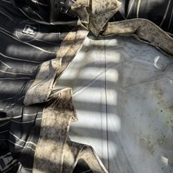 Vanzant Auctions - Hot tub that is moldy.