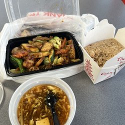 Tofu veggies & Chicken Hot and Sour Soup