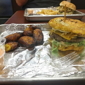 Willie's Pinchos in Orlando - Plantains for days! - Puerto Rican Near Me - Orlando, Florida