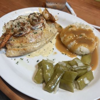 Cheddar's Scratch Kitchen - Creamy Garlic Tilapia & Shrimp - American Near Me - Riverview, Florida