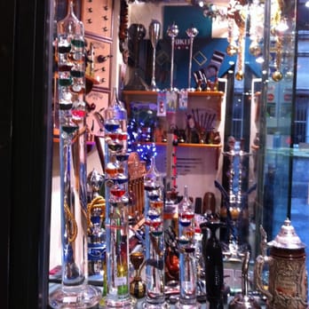 R. Moreu - Galileos y demás artículos de regalo. - Tobacco Shops Near Me - Madrid, M