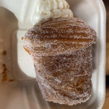 Linden Bakery - Vanilla cruffin - Bakeries Near Me - Mooresville, North Carolina