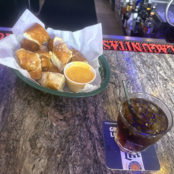JBD White Horse Inn - Whiskey And The Pretzel Bites - American Near Me - New Lenox, Illinois JBD White Horse Inn - Whiskey And The Pretzel Bites - American Near Me - New Lenox, Illinois