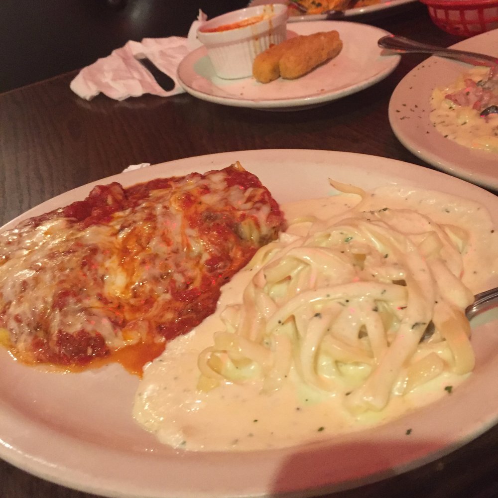 Casa Del Mare - Italian Trio? It came with Fettuccine Alfredo, Lasagna and Chicken - Italian Near Me - Paris, Texas