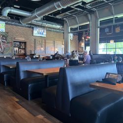 BJ's Restaurant & Brewhouse - Booths