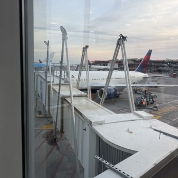 Delta Air Lines - Our plane - Airlines Near Me - Jamaica, New York