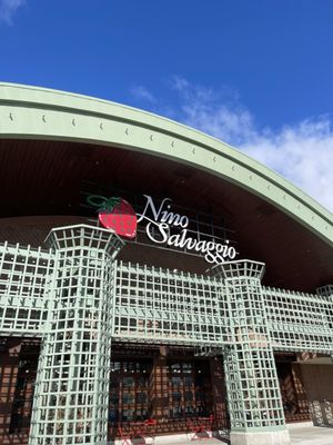 Nino Salvaggio International Marketplace by null