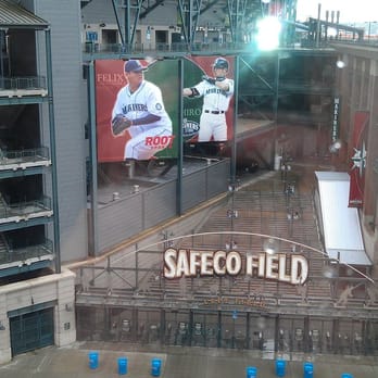 Silver Cloud Hotel - Seattle Stadium - View From Room #936 - Hotels Near Me - Seattle, Washington Silver Cloud Hotel - Seattle Stadium - View From Room #936 - Hotels Near Me - Seattle, Washington