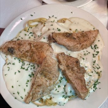 La Eda's Restaurant - Chicken Alfredo - Italian Near Me - Monessen, Pennsylvania La Eda's Restaurant - Chicken Alfredo - Italian Near Me - Monessen, Pennsylvania