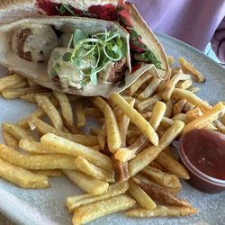Windmill & Co - Falafel wrap.