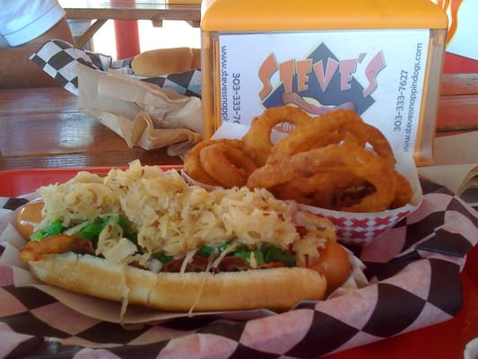 Steve's Snappin' Dogs by null