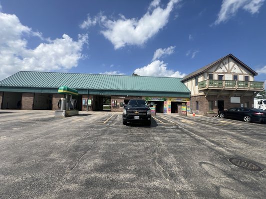 Wauconda Car Wash & Detail Center: Shine Like New!