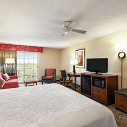 Hampton Inn & Suites Outer Banks/ Corolla - Guest room
