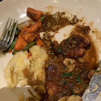 Grand Lux Cafe - Garlic chicken - Desserts Near Me - Dallas, Texas Grand Lux Cafe - Garlic chicken - Desserts Near Me - Dallas, Texas