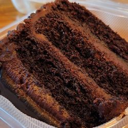 Willie Jewell's Old School Bar-B-Q - Chocolate cake