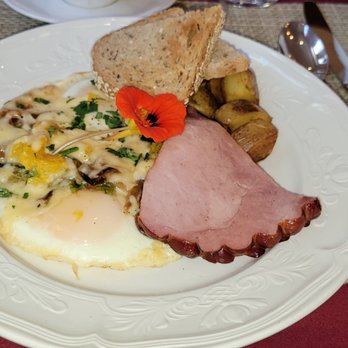 The Inn on Negley - Brunch special with Ham!! - Bed & Breakfast Near Me - Pittsburgh, Pennsylvania
