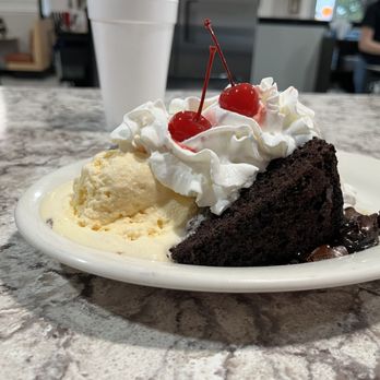 Omega House Arcadia - Hot fudge sundae - Seafood Near Me - Lexington, North Carolina