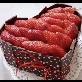 Park Side Restaurant - Fresh berries with chocolate - Italian Near Me - Corona, New York Park Side Restaurant - Fresh berries with chocolate - Italian Near Me - Corona, New York