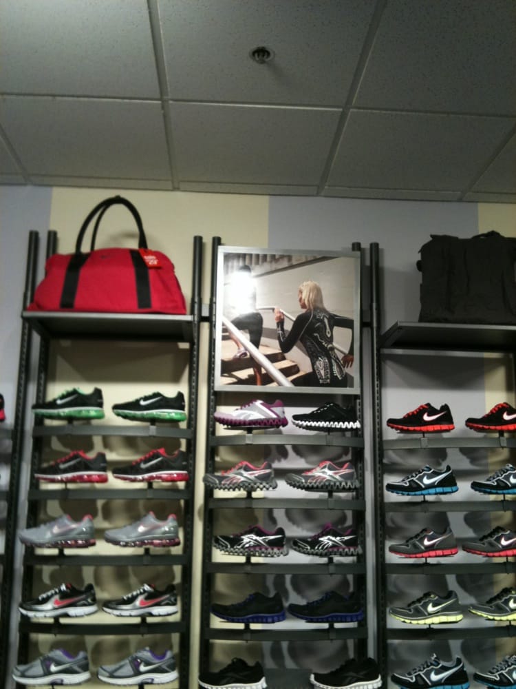 LADY FOOT LOCKER CLOSED 10800 W Pico Blvd, Los Angeles, California Shoe Stores Phone