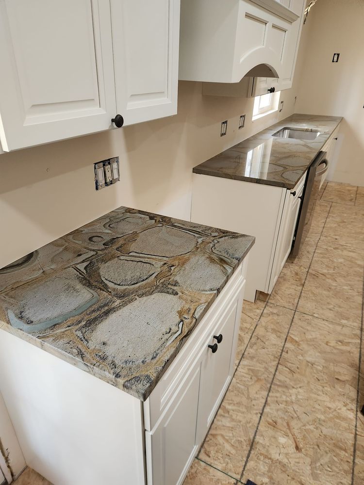 Stone Gallery of The Lakes - countertop fabricator in Prudenville, MI