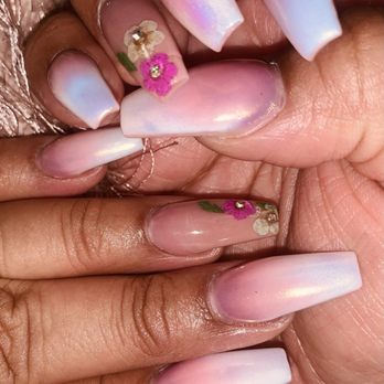 Lamier Nail Bar - Ombré chrome nails w/ silk flowers and rhinestones - Nail Salons Near Me - Woodstock, Georgia Lamier Nail Bar - Ombré chrome nails w/ silk flowers and rhinestones - Nail Salons Near Me - Woodstock, Georgia