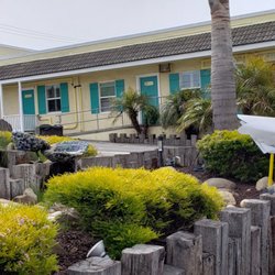 Beach Bungalow Inn And Suites - Great sitting areas.