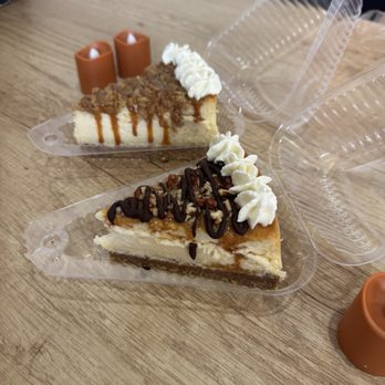 Robyn’s Cheesecake Cafe - Turtle and apple pie! - Desserts Near Me - Los Fresnos, Texas Robyn’s Cheesecake Cafe - Turtle and apple pie! - Desserts Near Me - Los Fresnos, Texas