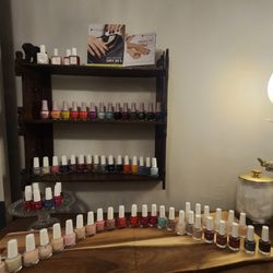 The Rosefinch Spa - Nail color selection