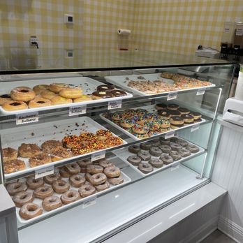 Daisy's Donuts - Donuts Near Me - Orange Beach, Alabama