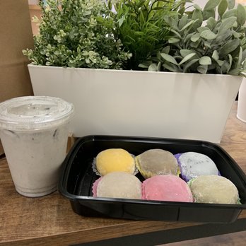 Sasaki Fine Pastry - Sesame latte and daifuku - Patisserie/Cake Shop Near Me - Markham, Ontario